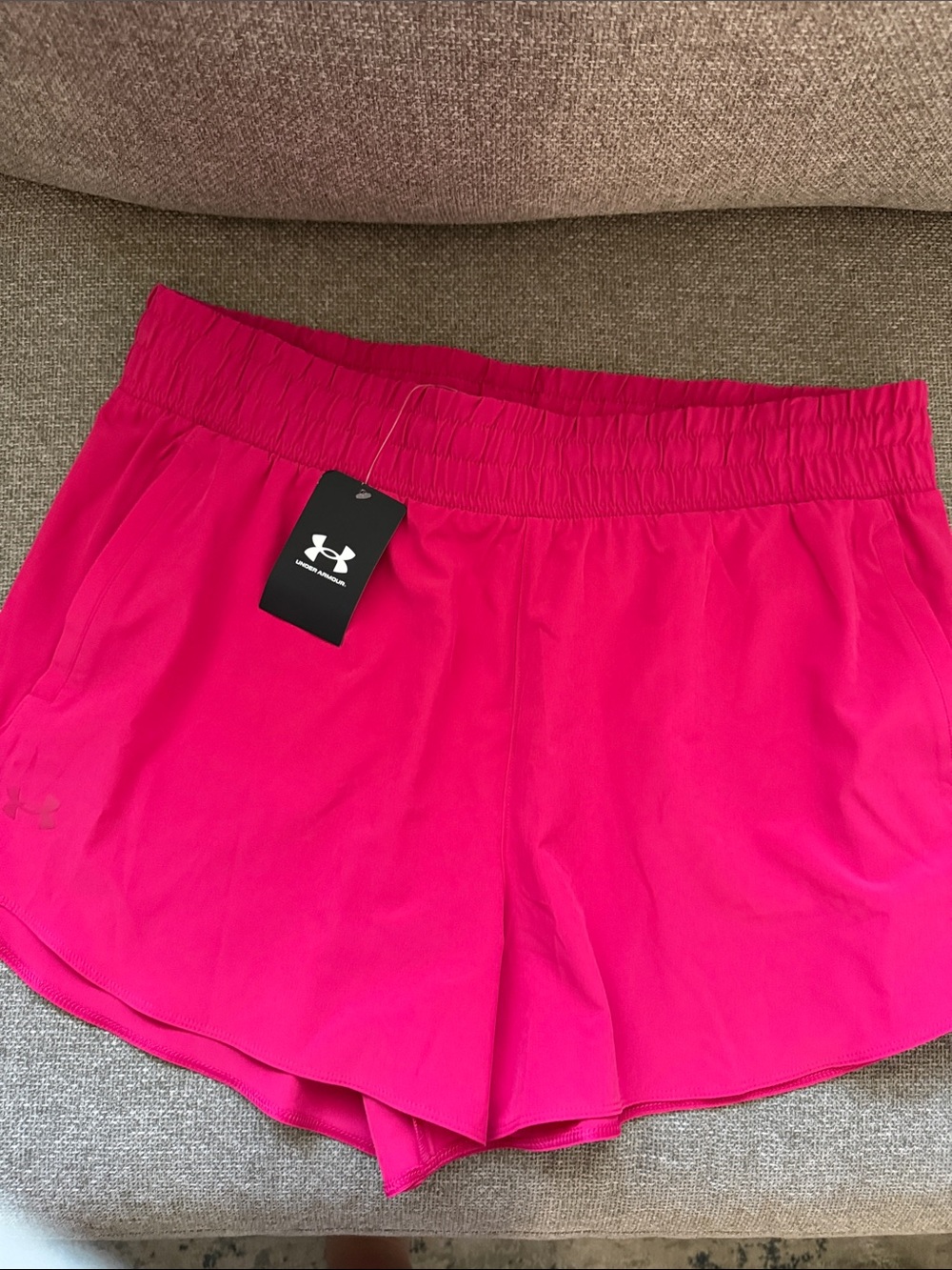 Under Armour Women's Bright Pink/fuscia  Athletic Running Shorts NEW XL or 2XL